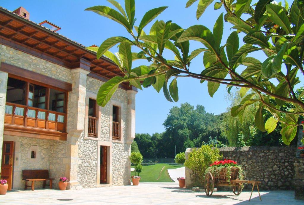 Hotel Aldama Golf Quintana de Llanes Exterior photo