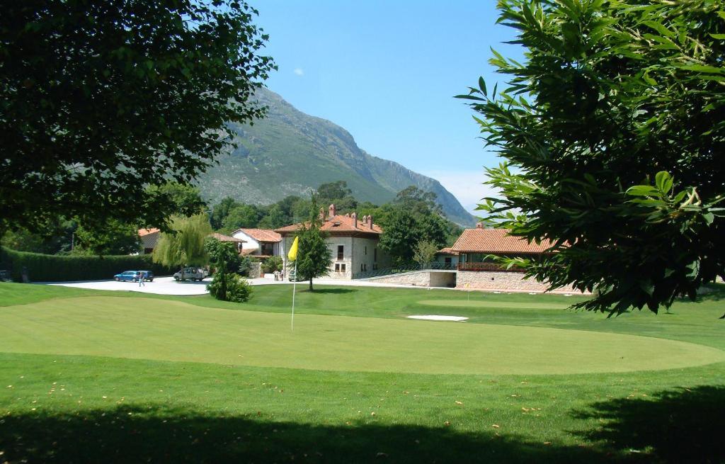 Hotel Aldama Golf Quintana de Llanes Exterior photo